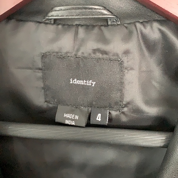 Simple leather jacket - Picture 3 of 4